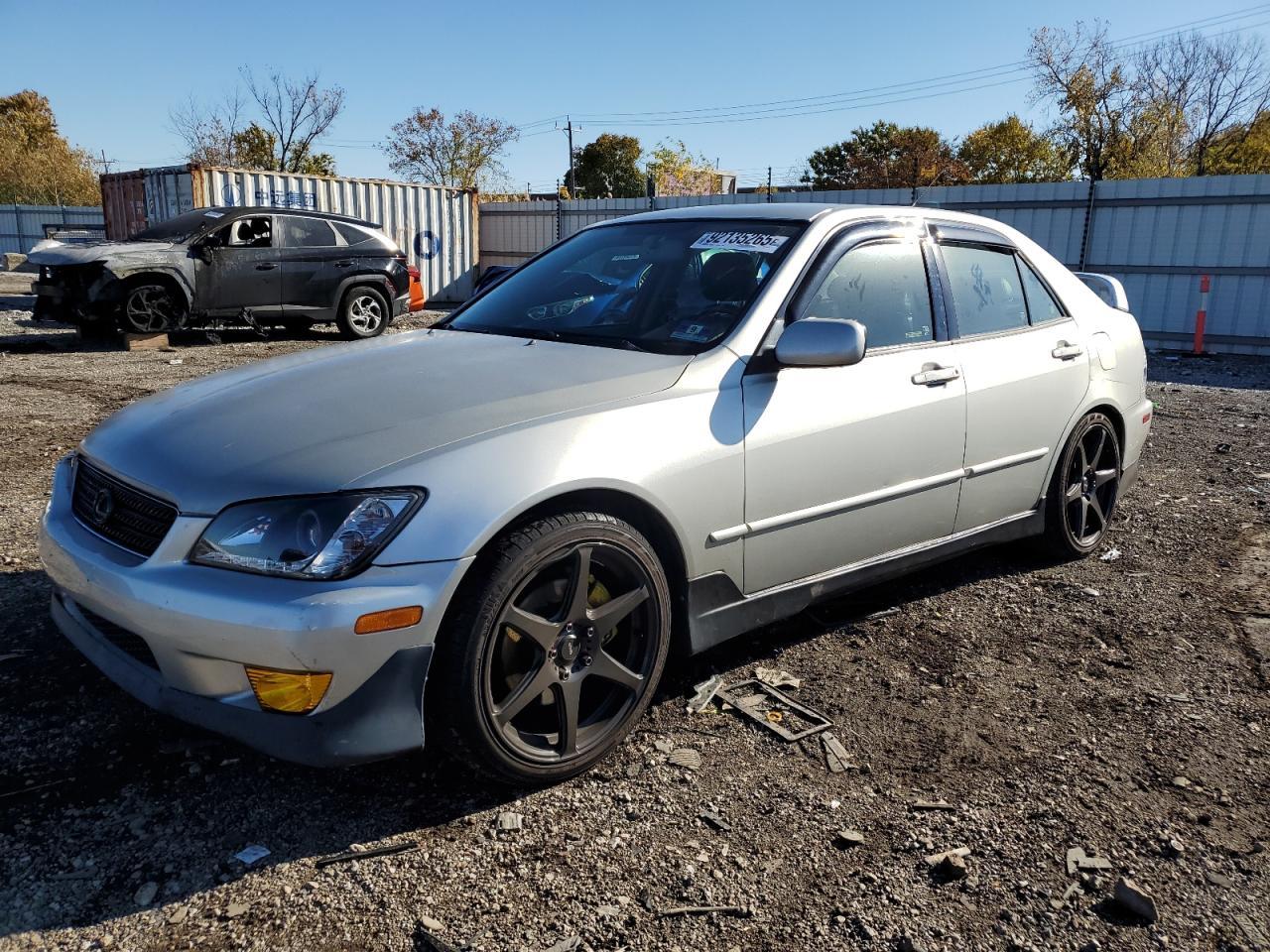 2002 LEXUS IS 300