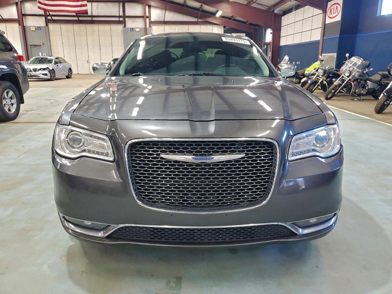 2019 CHRYSLER 300