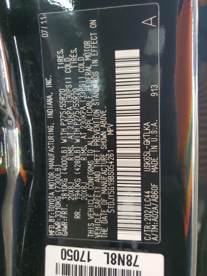 2011 TOYOTA Sequoia