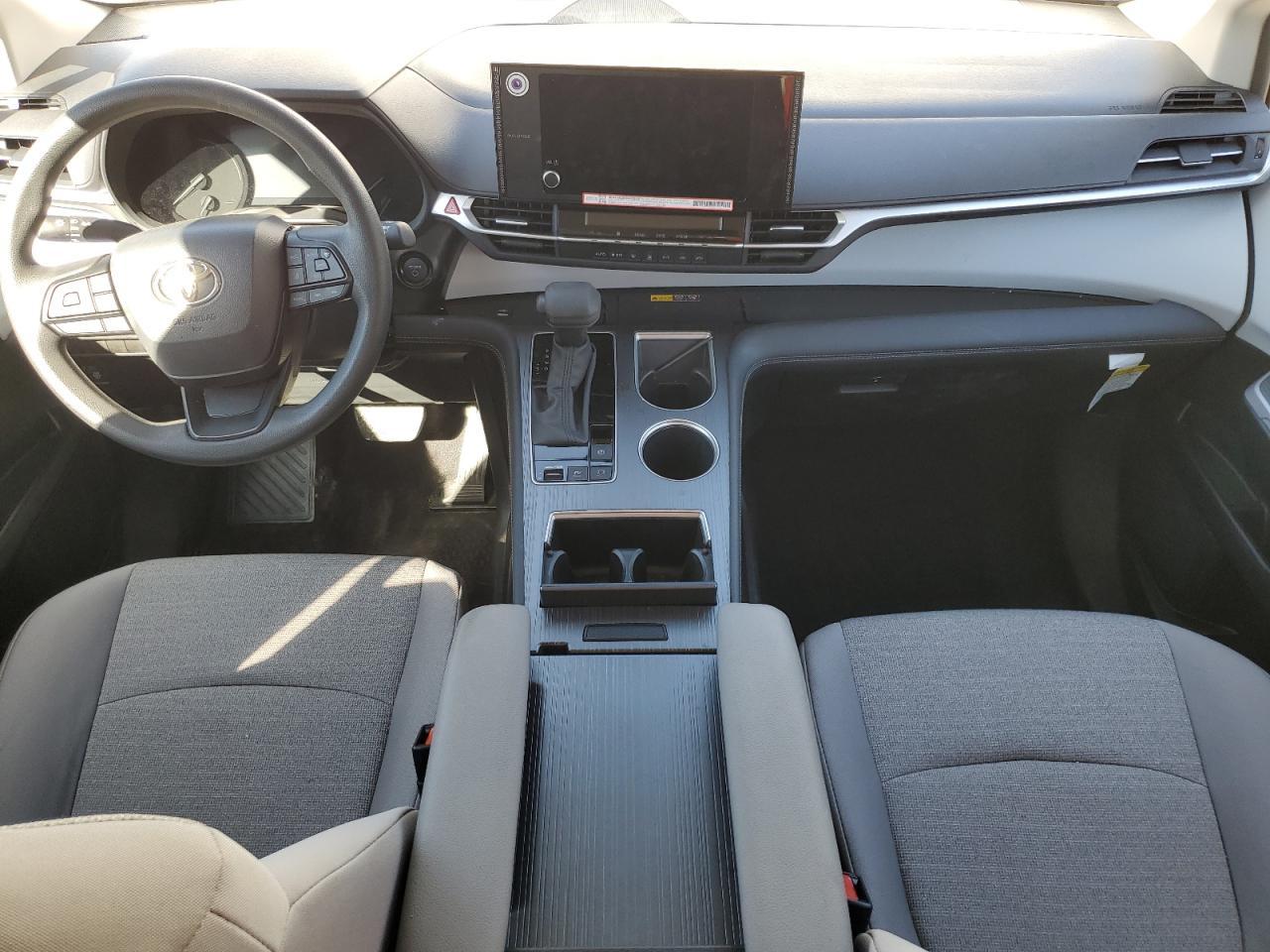 2025 TOYOTA SIENNA