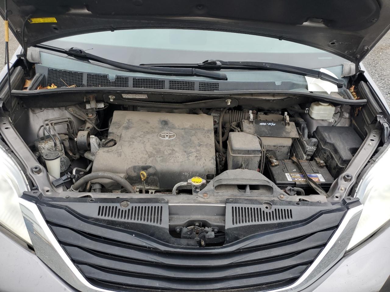 2014 TOYOTA SIENNA