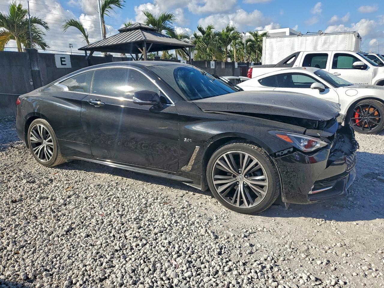 2017 INFINITI Q60