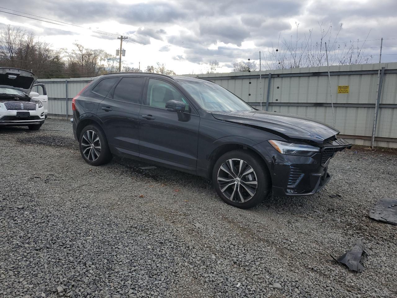 2024 VOLVO XC60