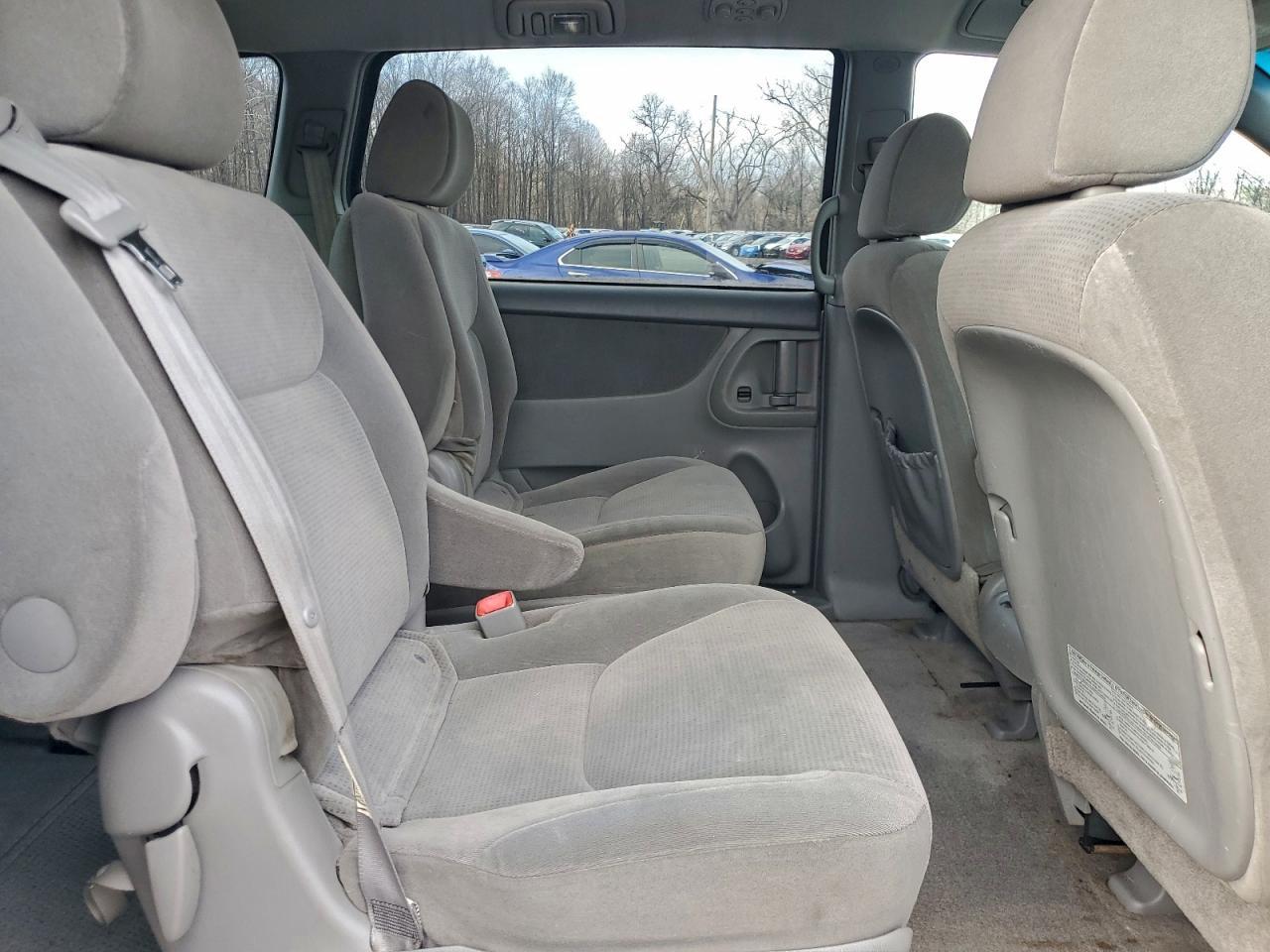 2005 TOYOTA SIENNA