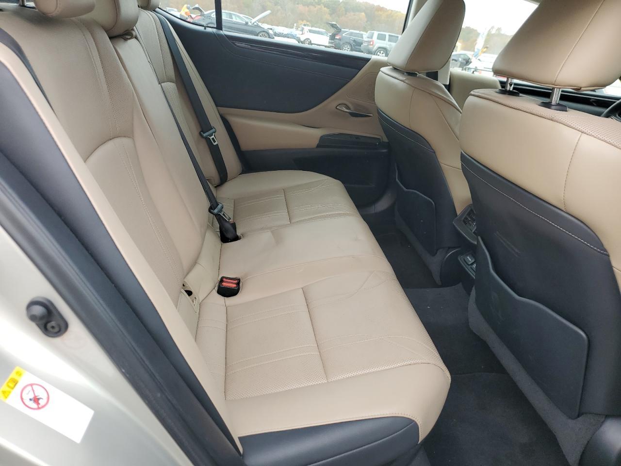 2019 LEXUS ES 300H