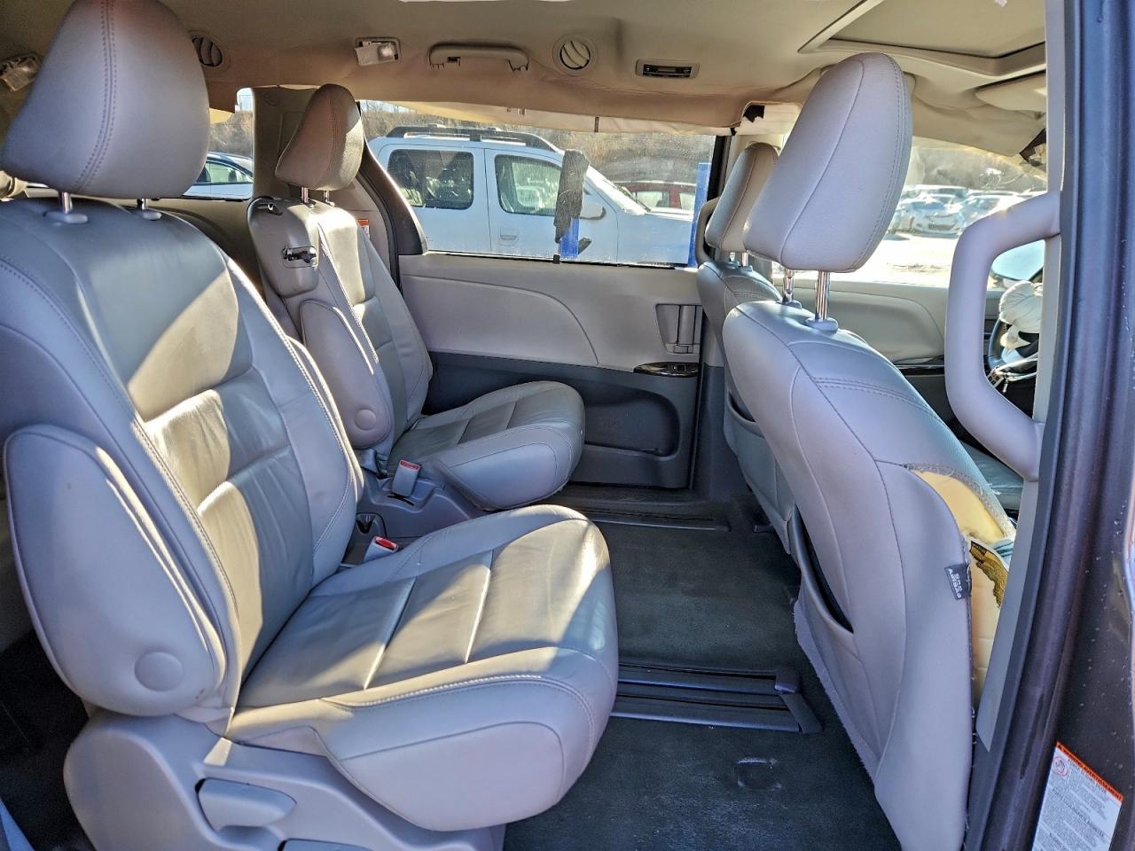 2015 TOYOTA SIENNA