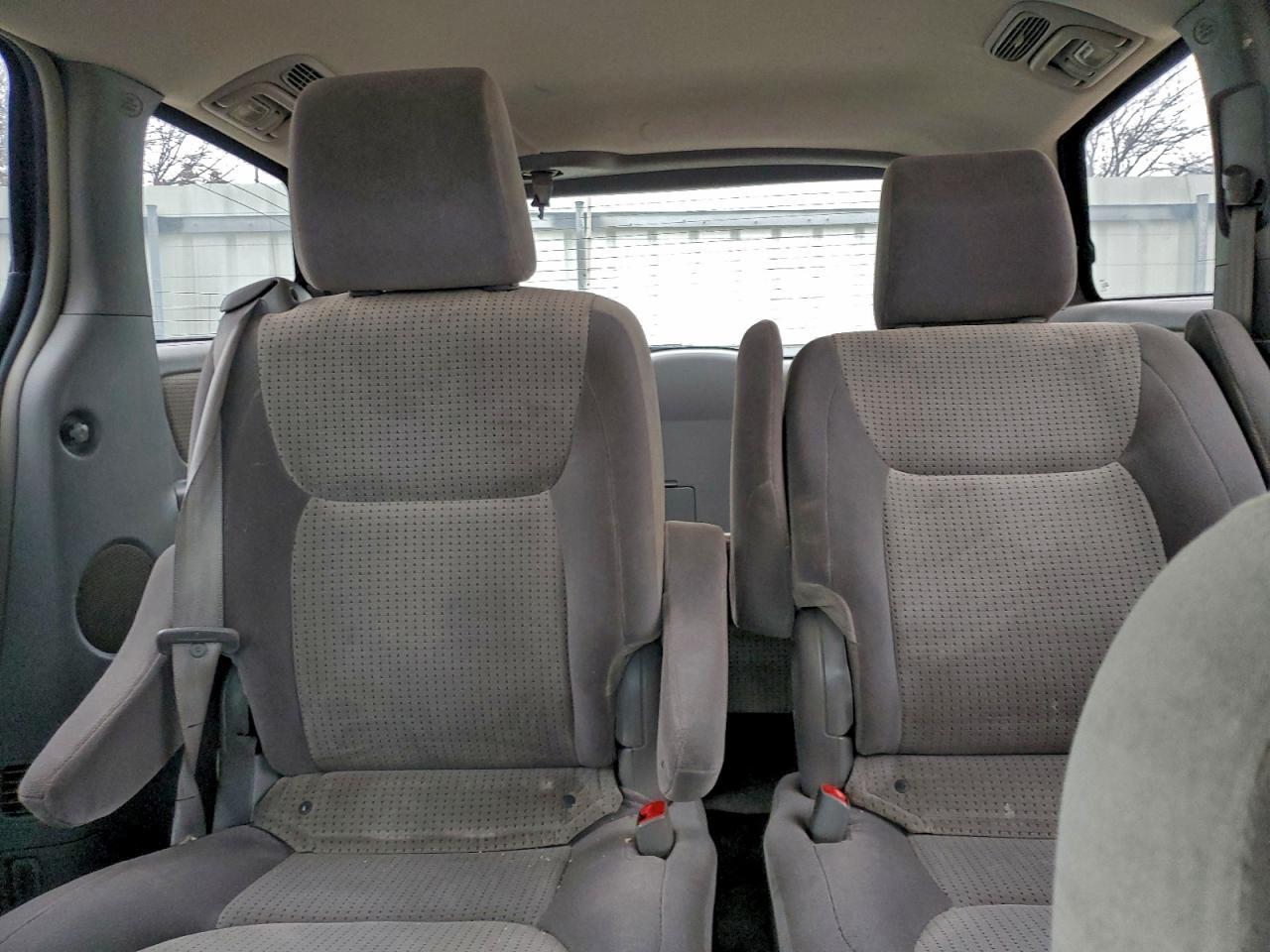 2009 TOYOTA SIENNA