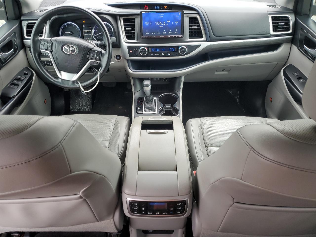 2018 TOYOTA HIGHLANDER