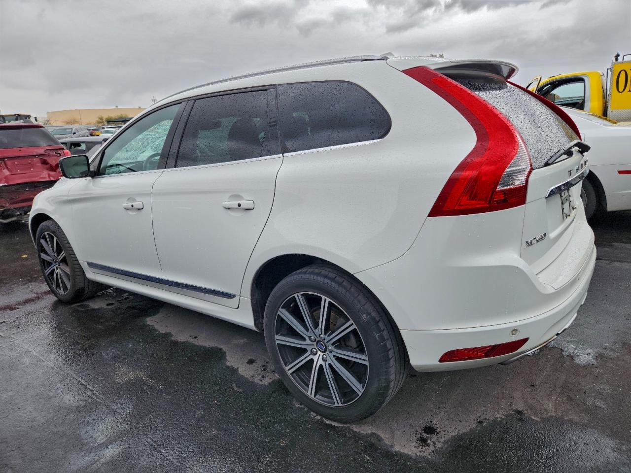 2015 VOLVO XC60