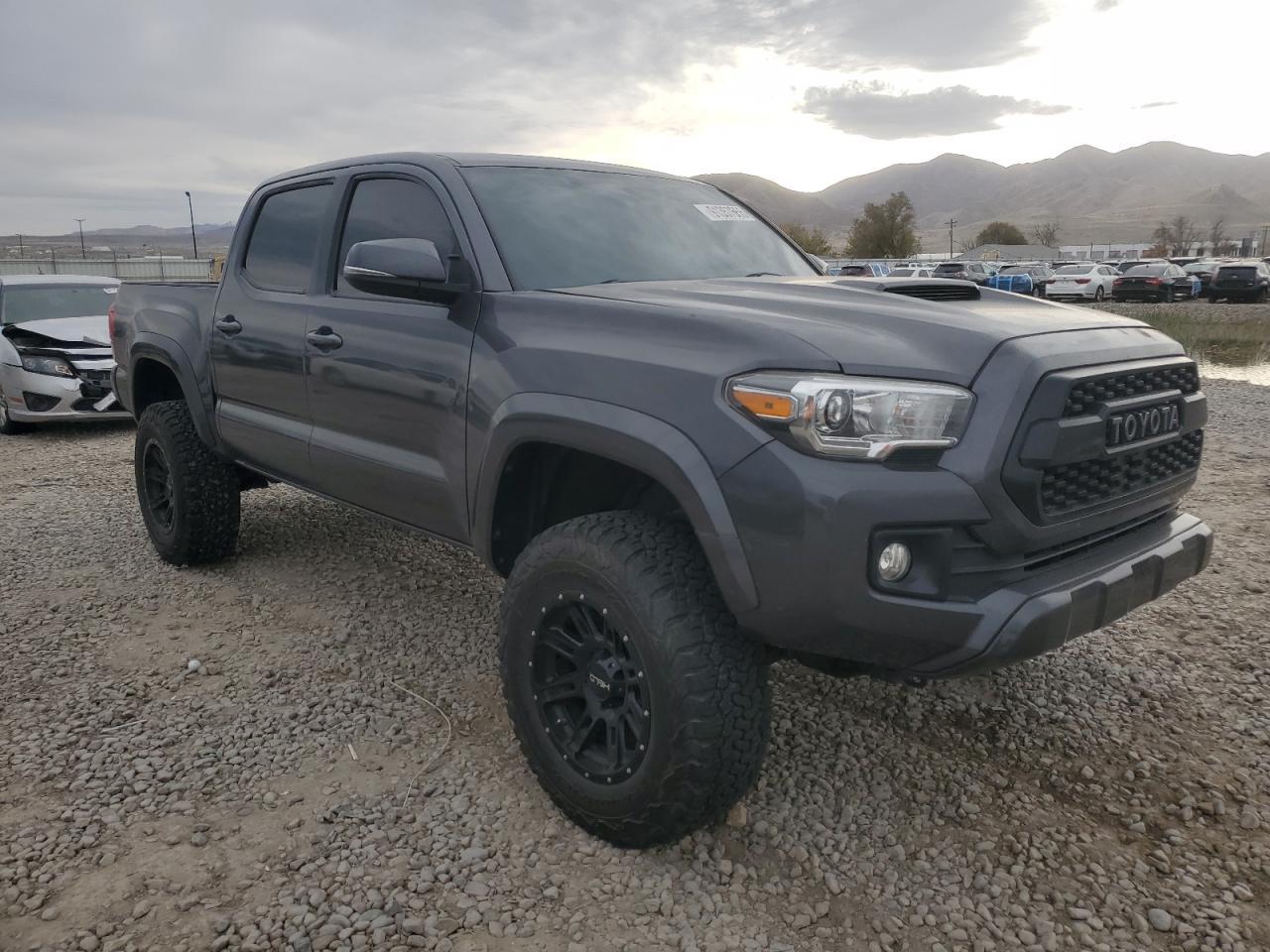 2016 TOYOTA TACOMA
