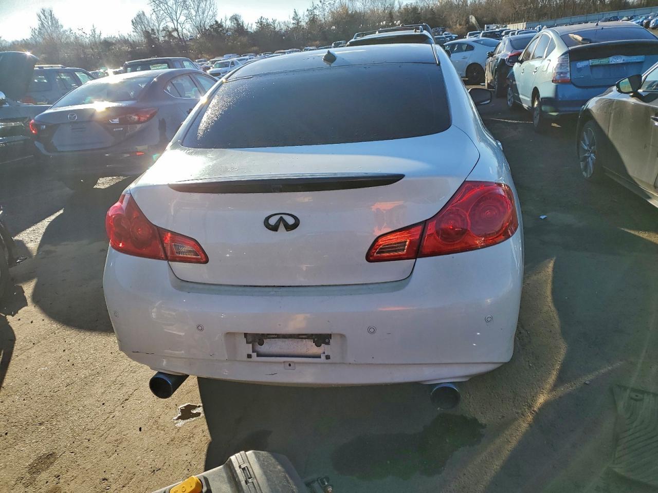 2013 INFINITI G37