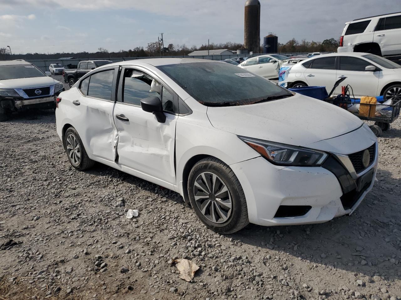 2020 NISSAN VERSA