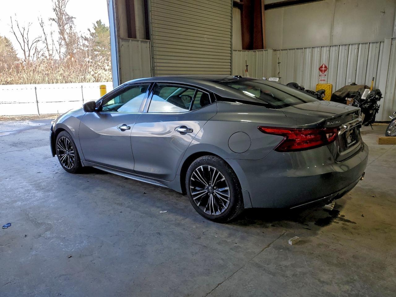 2016 NISSAN