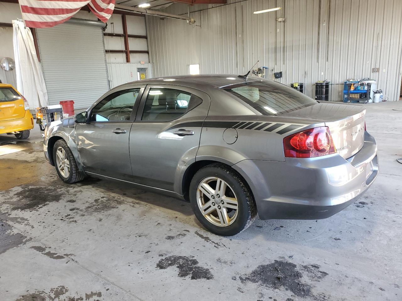 2013 DODGE Avenger
