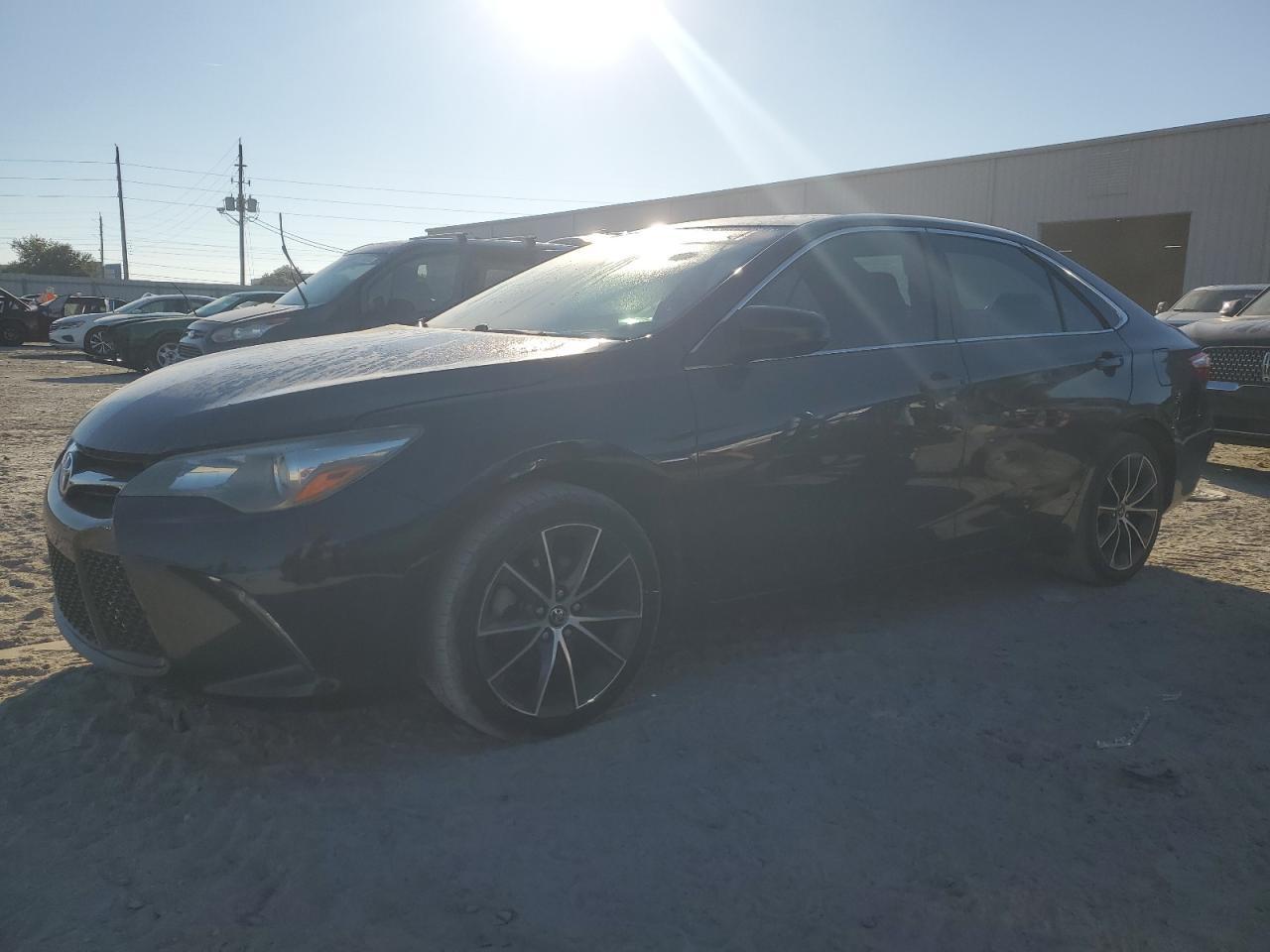 2015 TOYOTA CAMRY