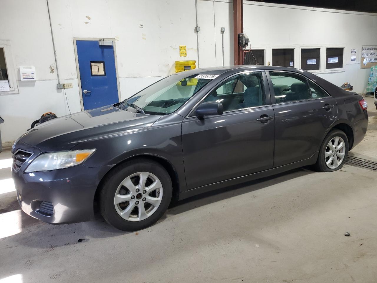 2011 TOYOTA CAMRY