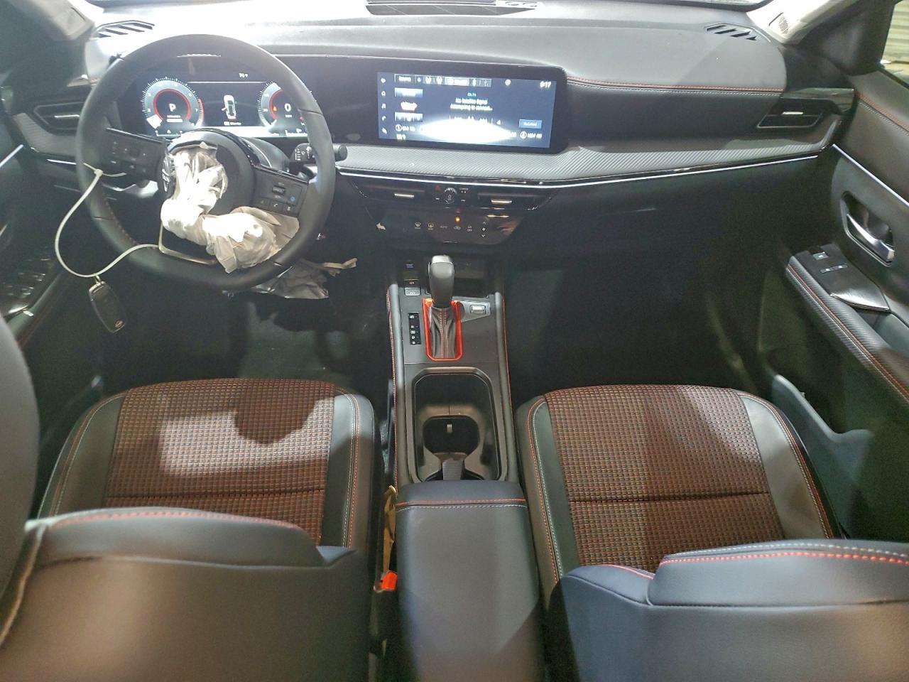 2025 NISSAN KICKS