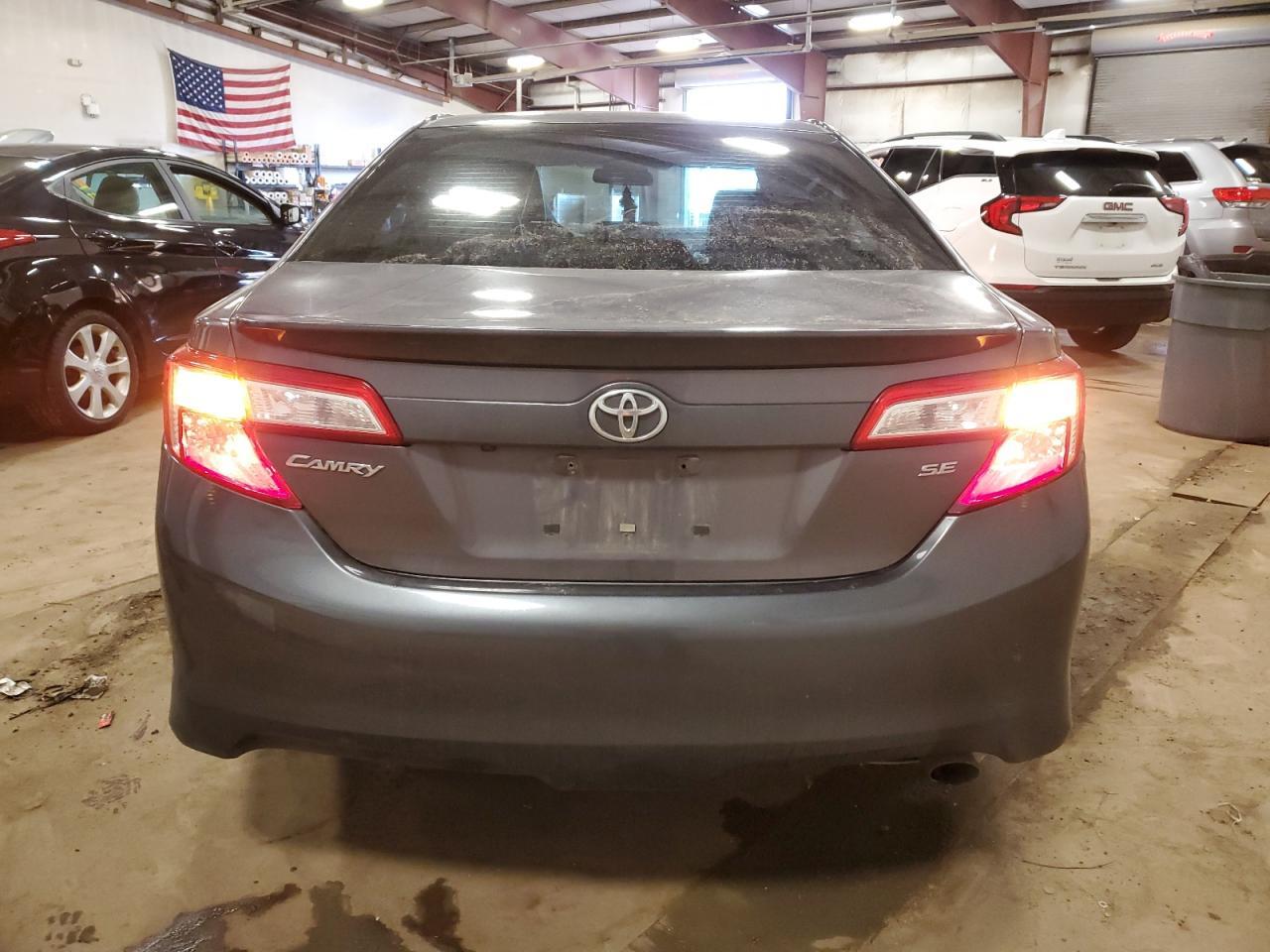 2014 TOYOTA CAMRY