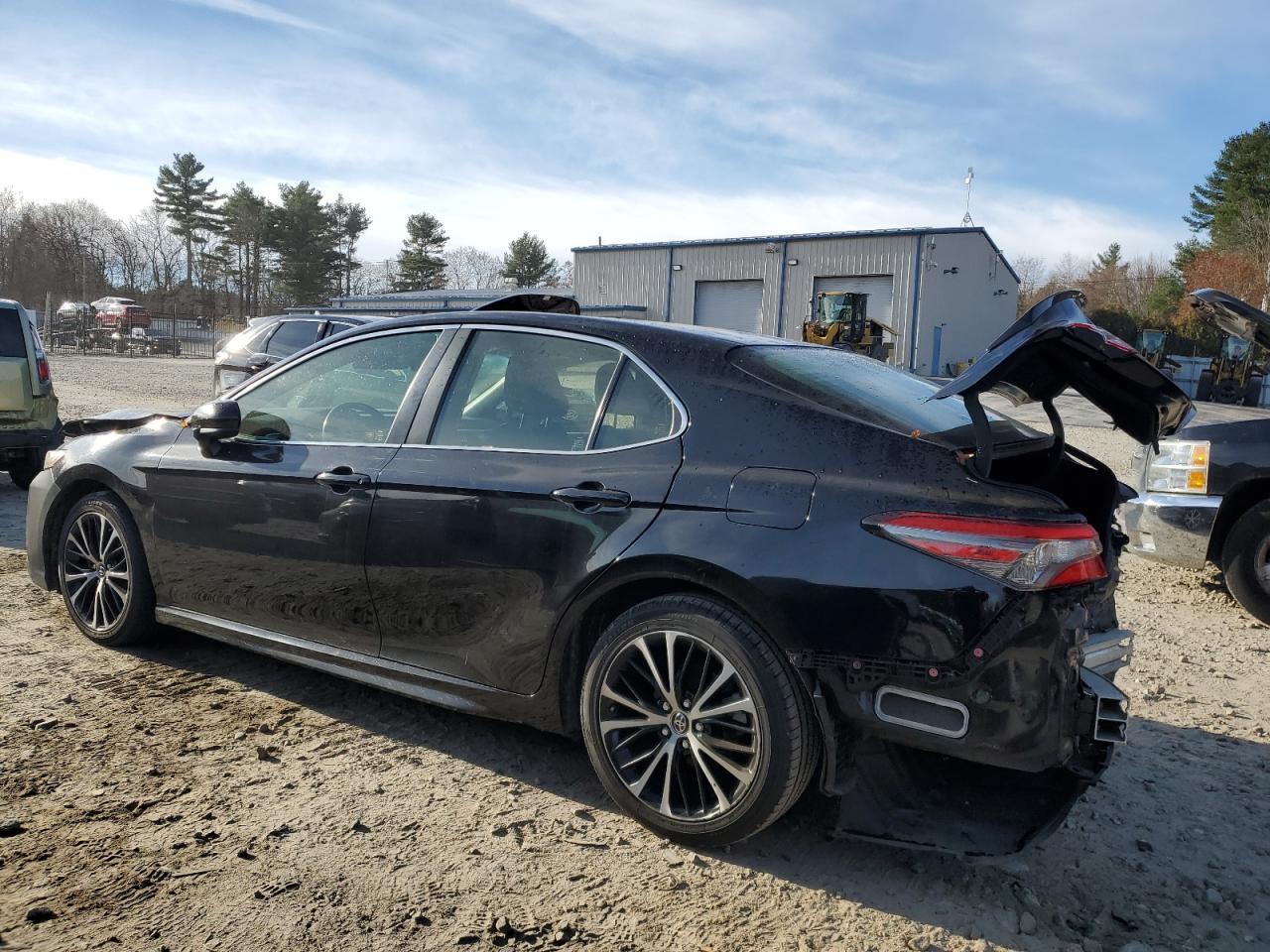 2018 TOYOTA CAMRY