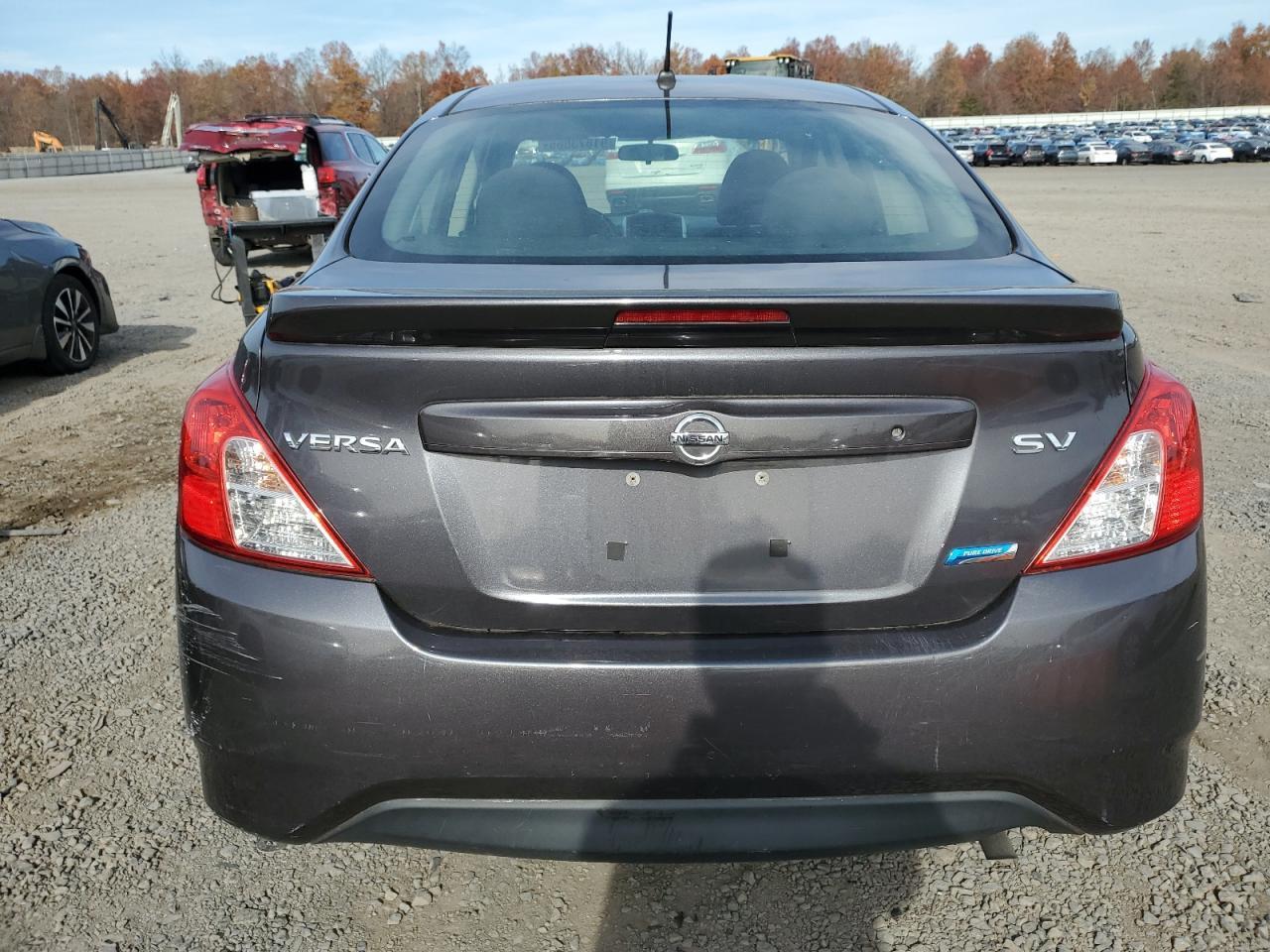 2015 NISSAN VERSA