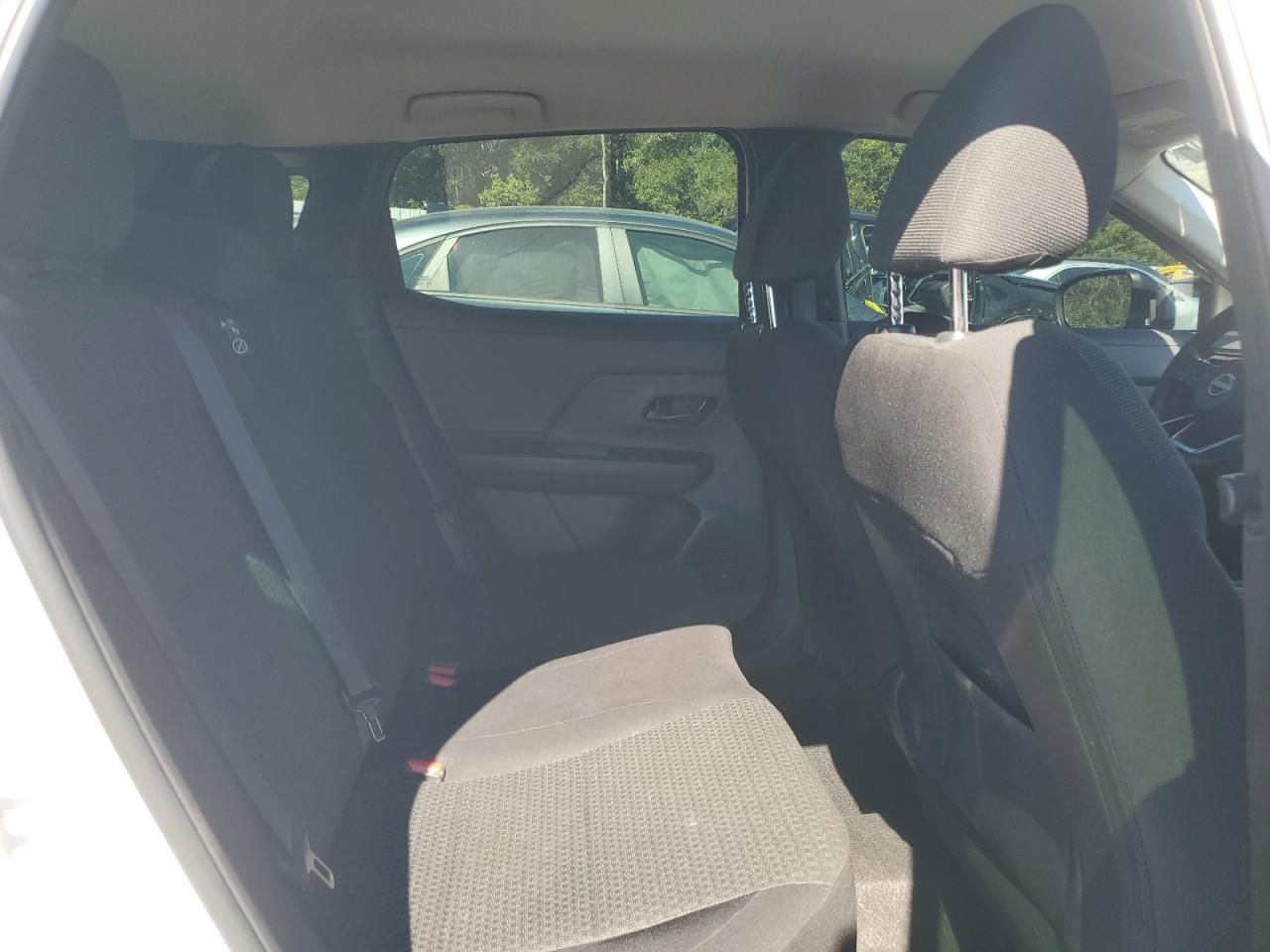 2025 NISSAN KICKS