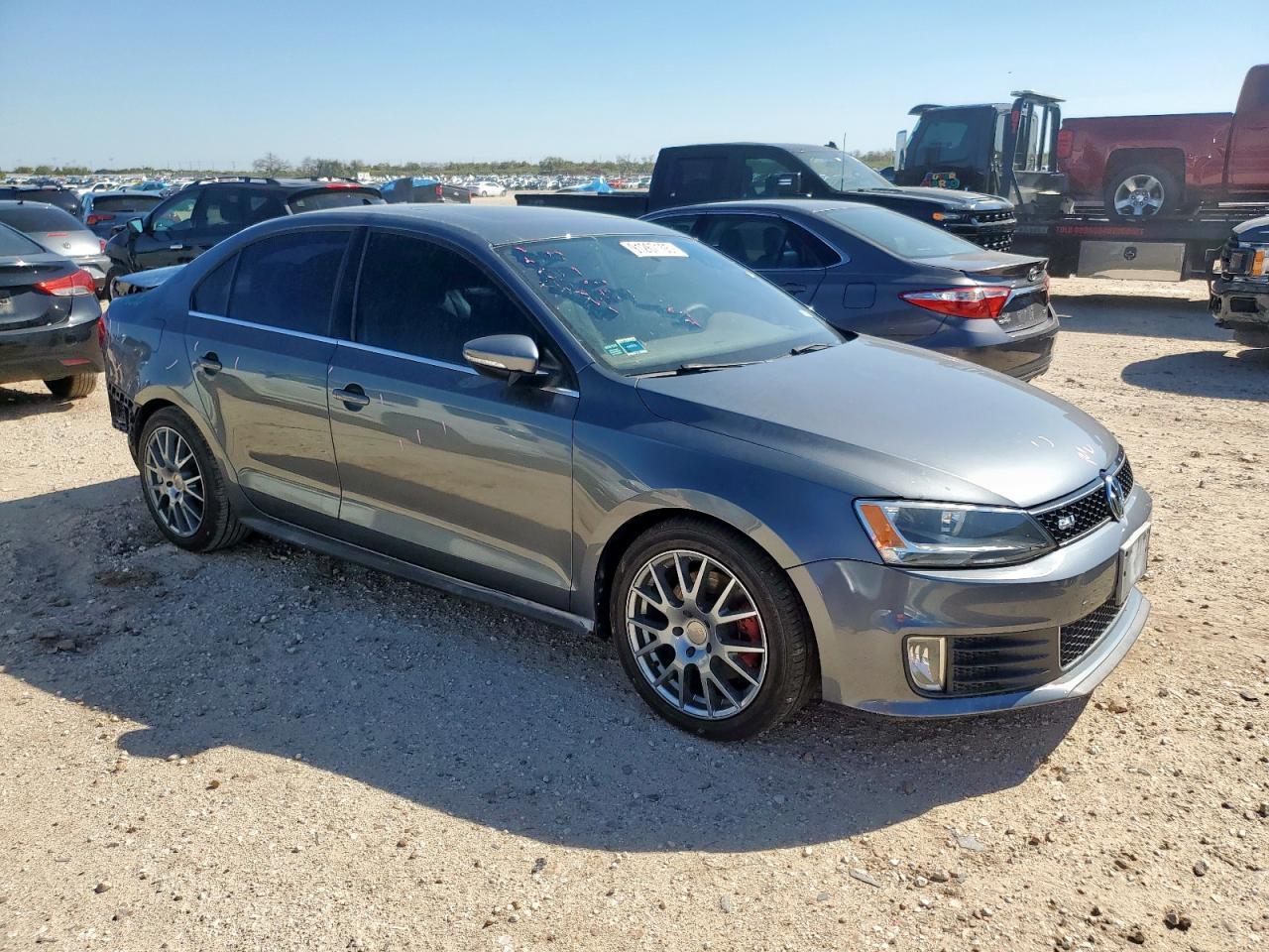 2013 VOLKSWAGEN JETTA