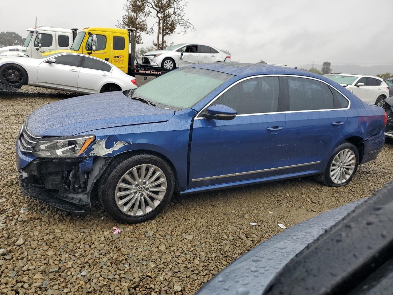2016 VOLKSWAGEN Passat