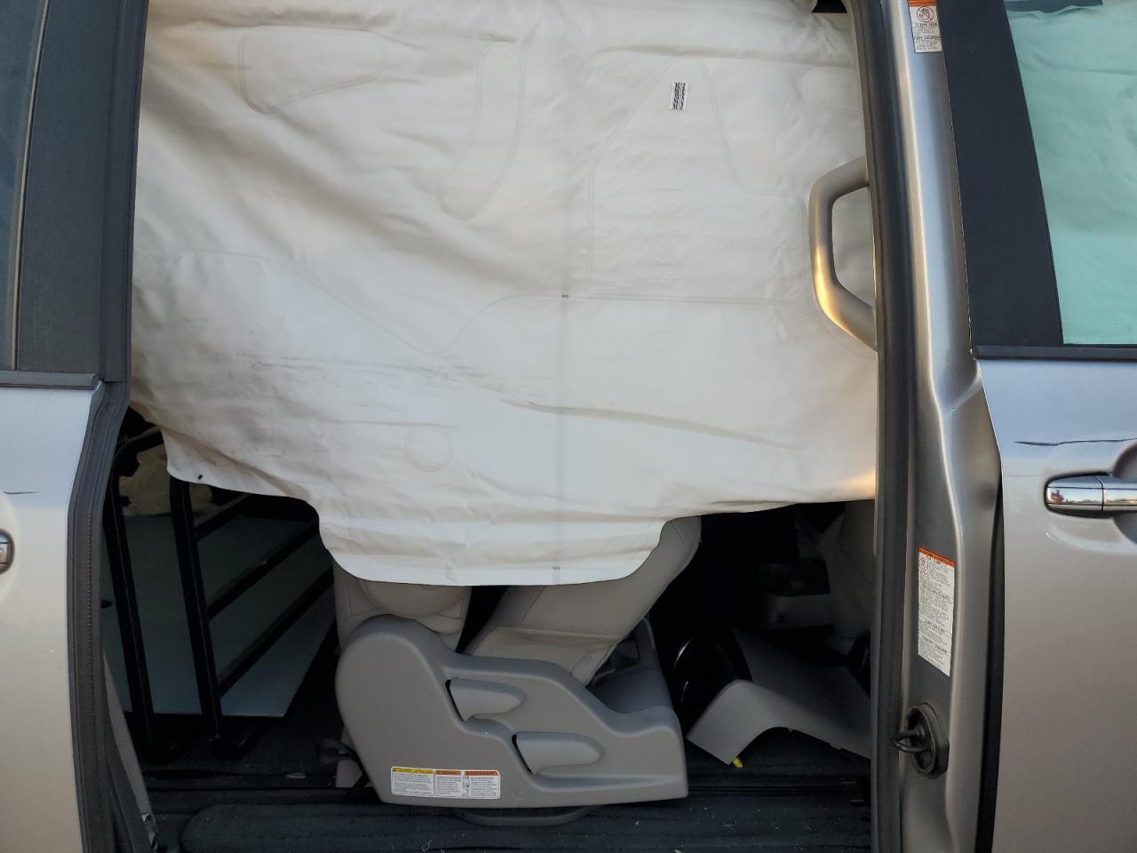 2017 TOYOTA SIENNA