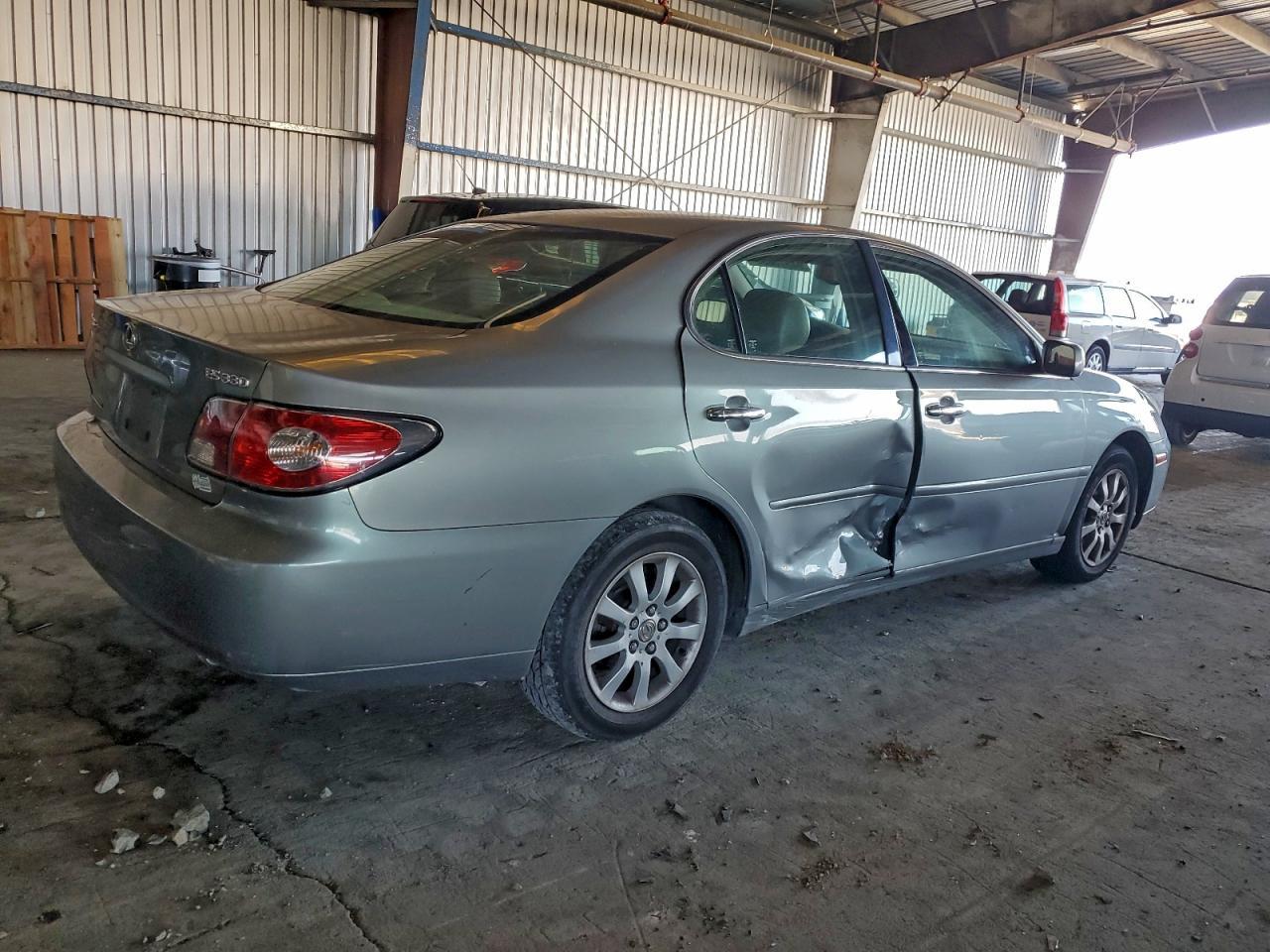 2004 LEXUS ES 330