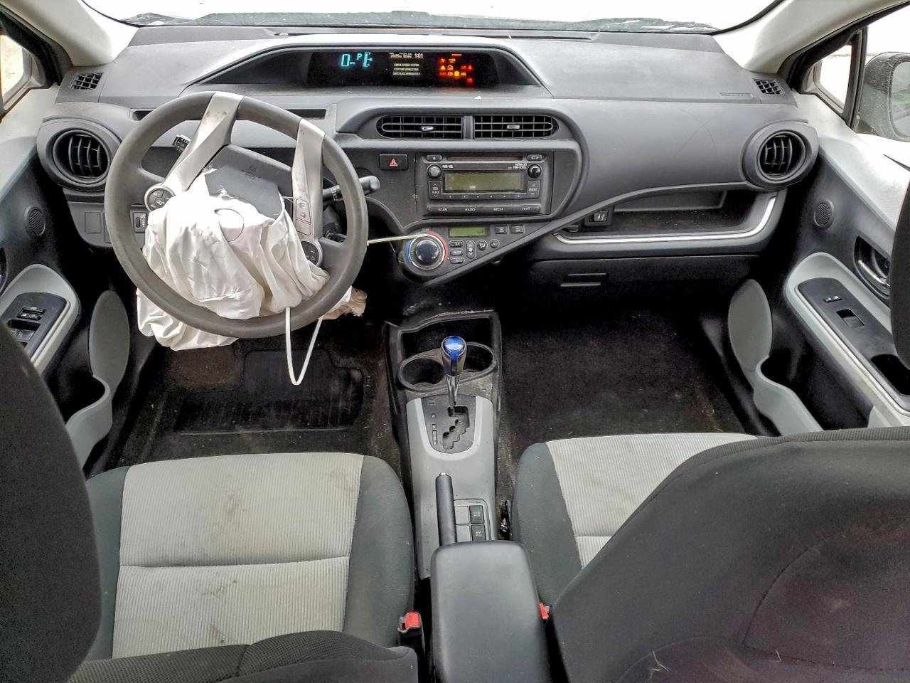 2014 TOYOTA Prius c