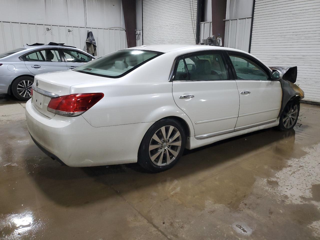 2011 TOYOTA Avalon