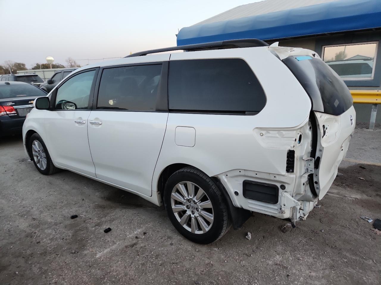 2017 TOYOTA SIENNA