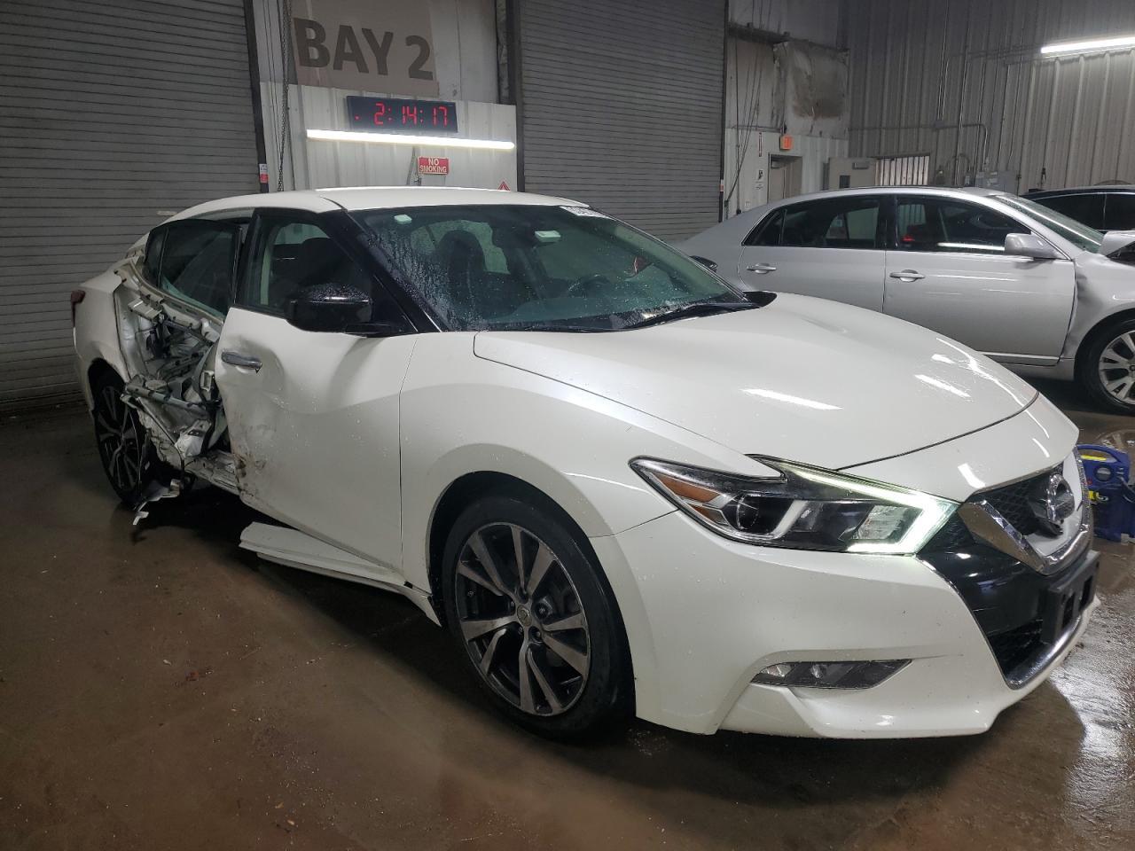 2017 NISSAN Maxima