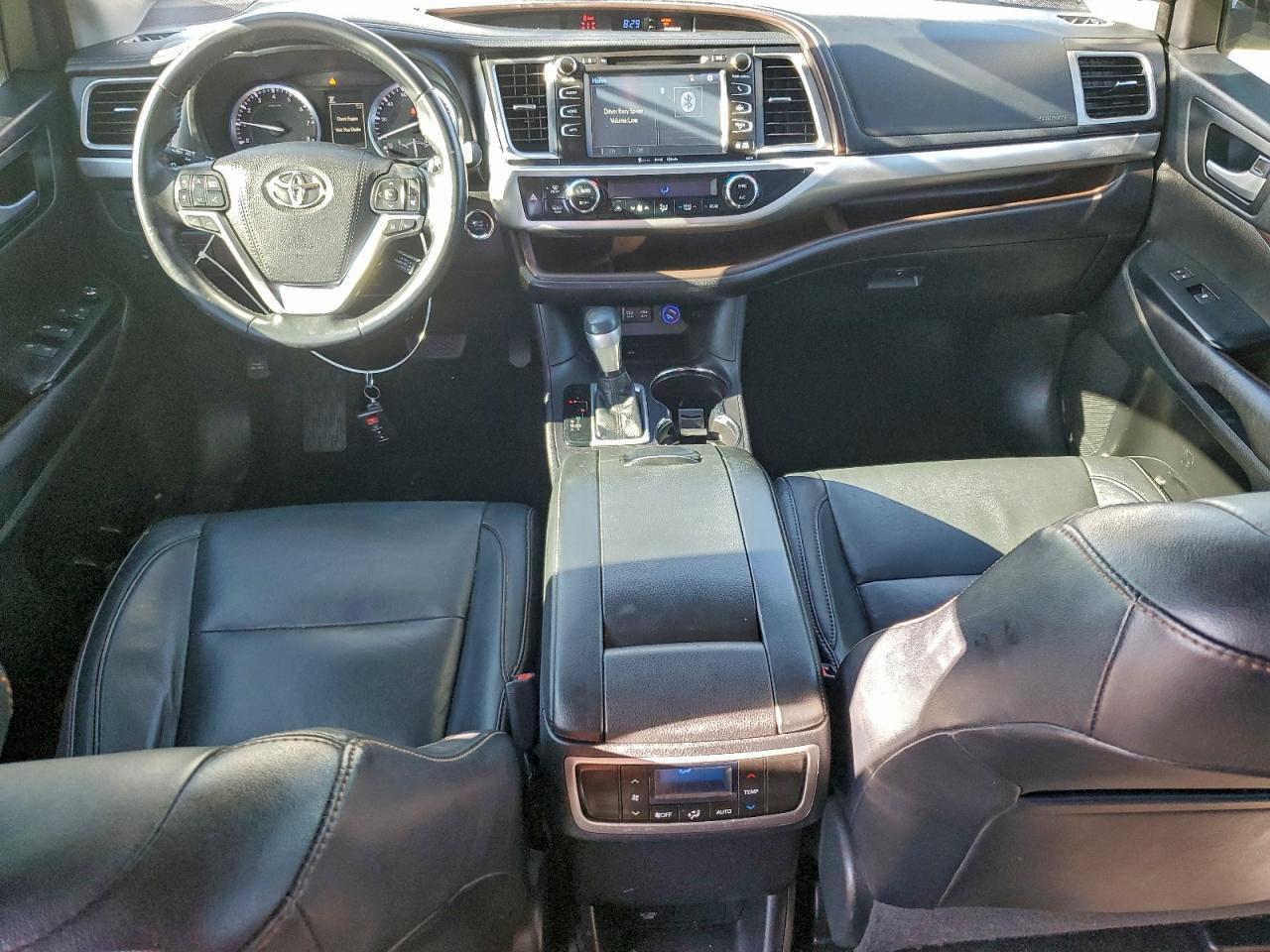 2017 TOYOTA HIGHLANDER