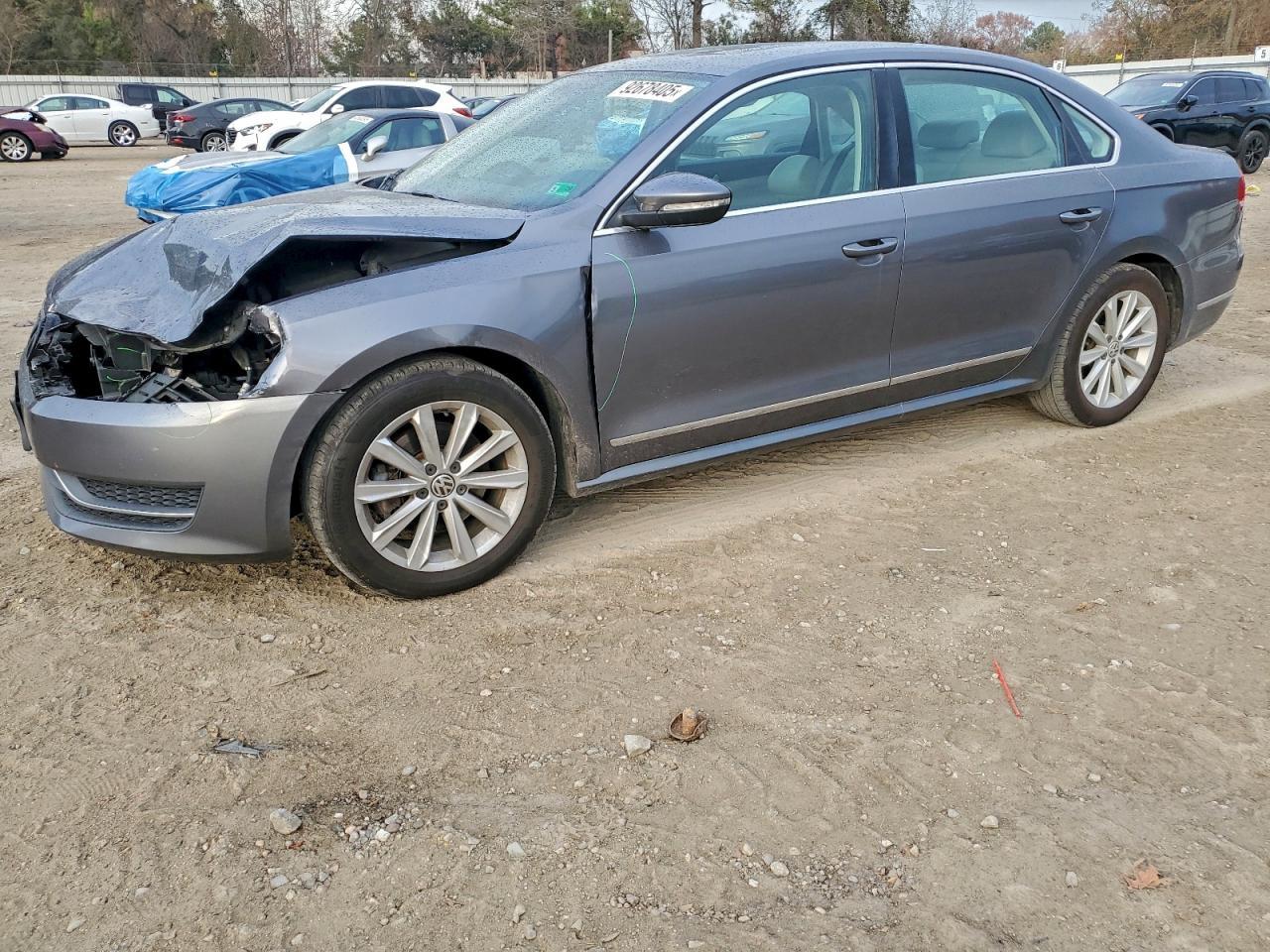 2012 VOLKSWAGEN Passat