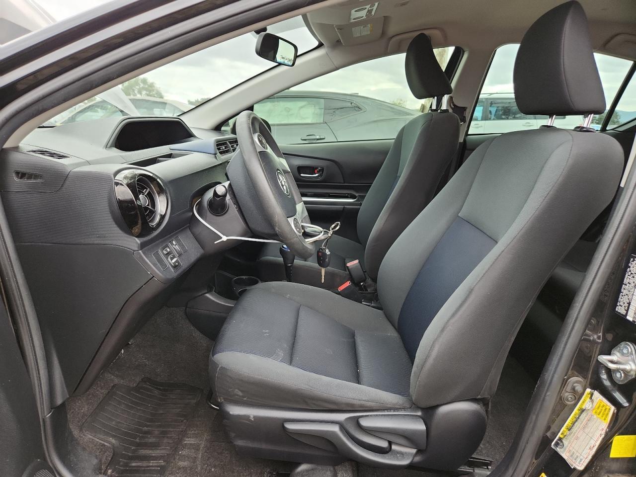 2016 TOYOTA Prius c