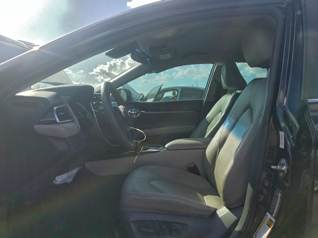 2018 TOYOTA CAMRY