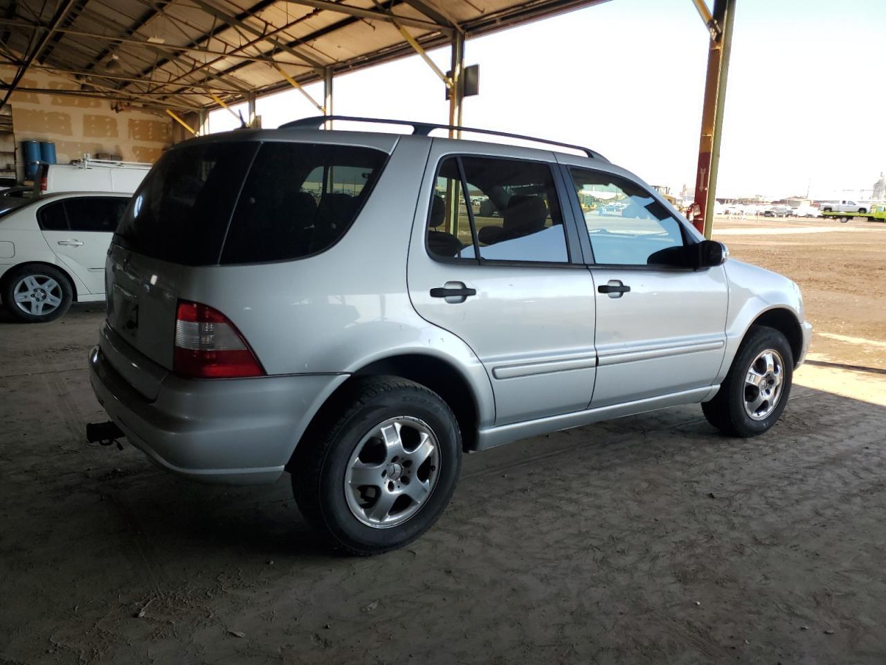 2004 MERCEDES-BENZ ML-Class