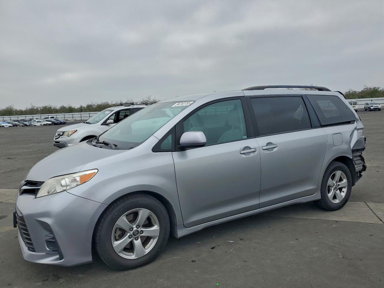2018 TOYOTA SIENNA