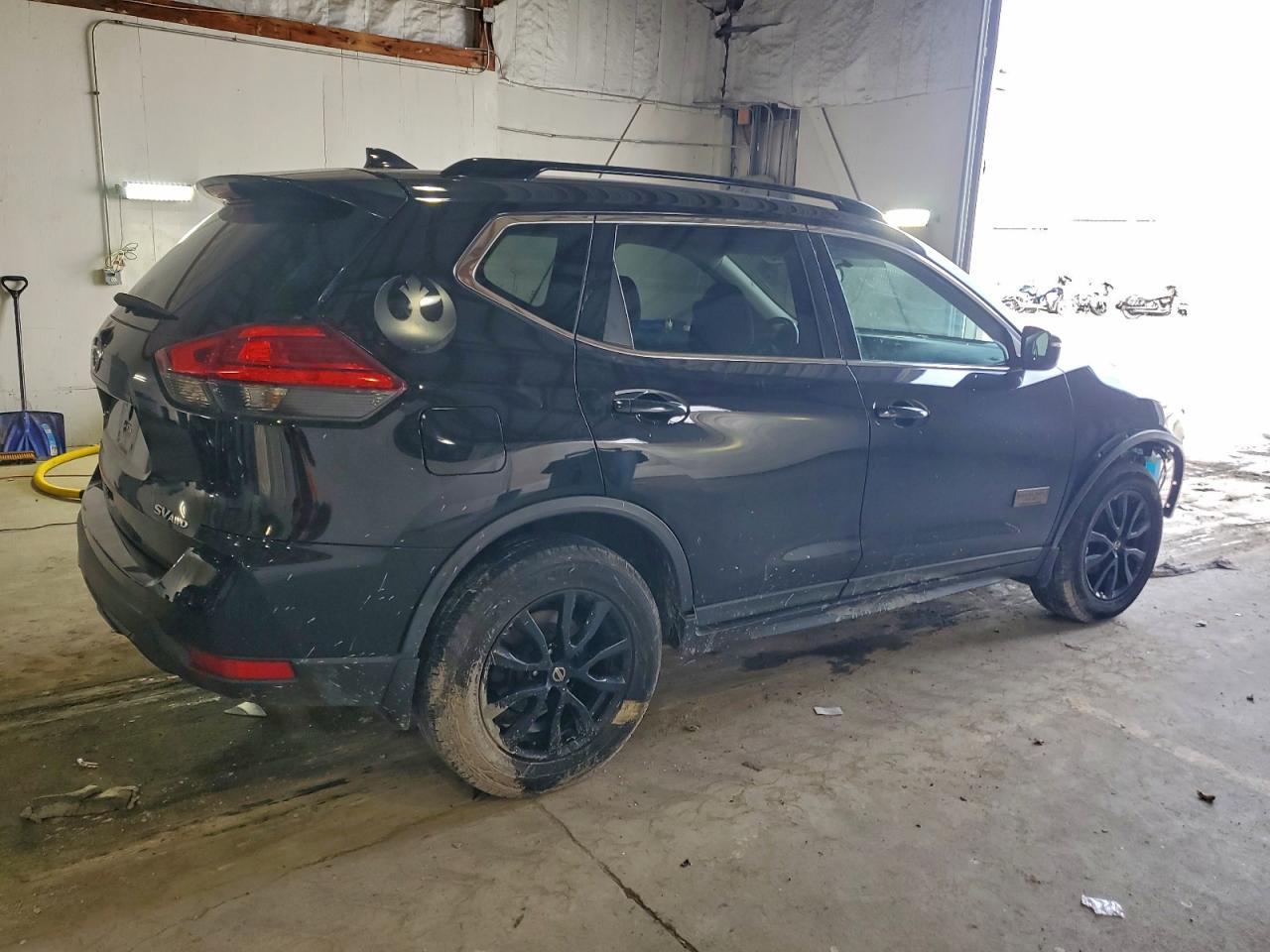 2017 NISSAN ROGUE