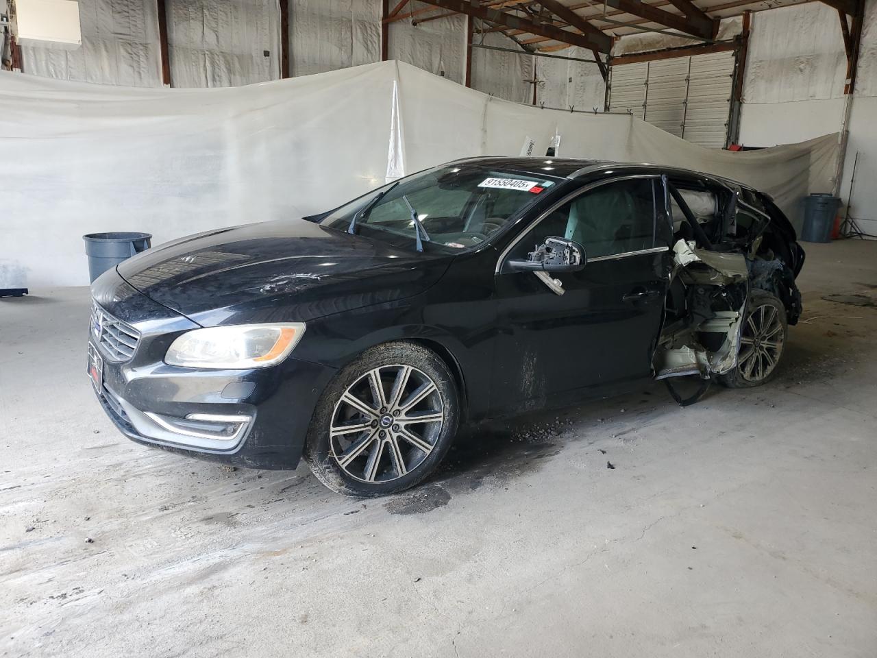 2015 VOLVO V60