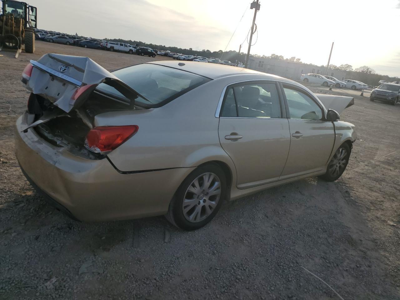 2012 TOYOTA Avalon