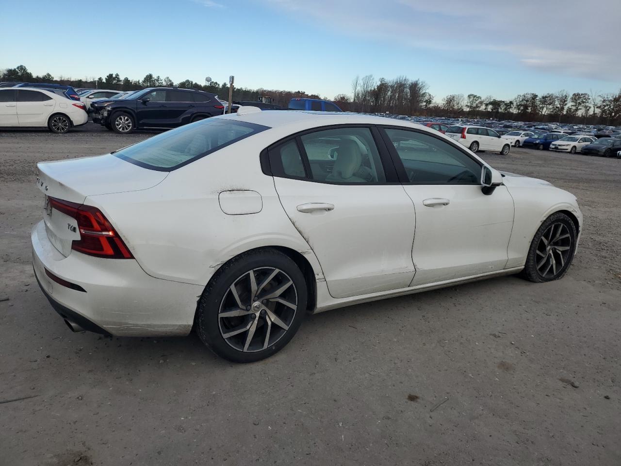 2019 VOLVO S60