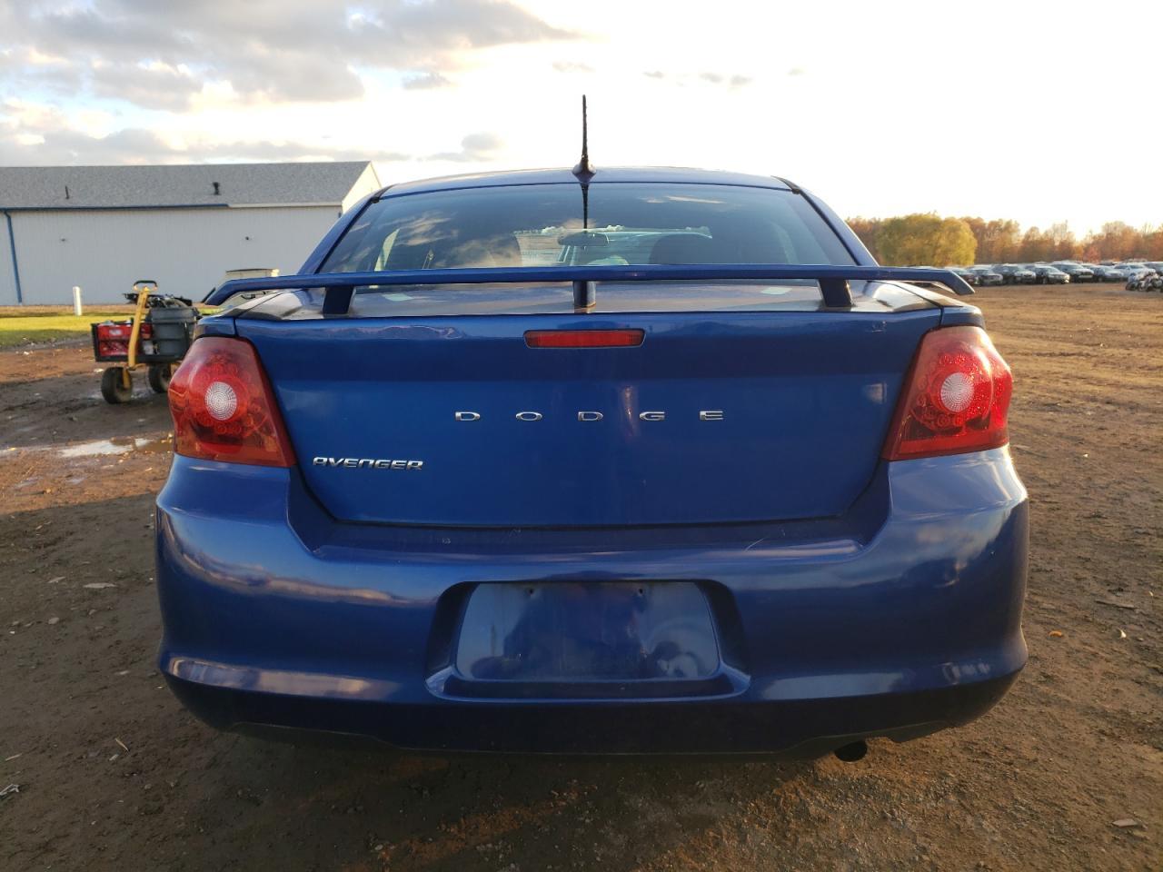 2014 DODGE Avenger