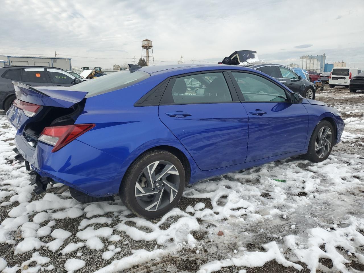 2025 HYUNDAI ELANTRA