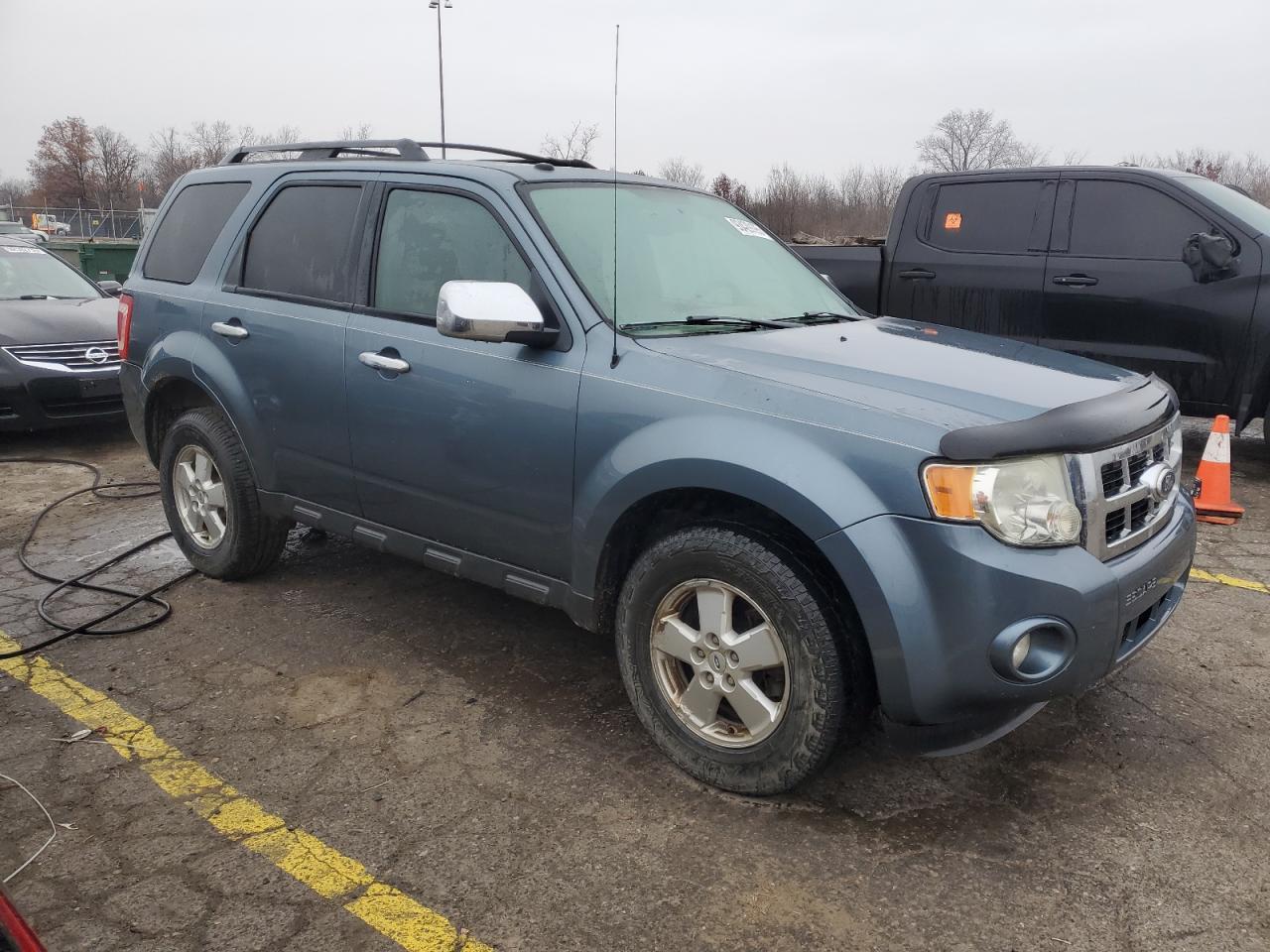 2010 FORD ESCAPE