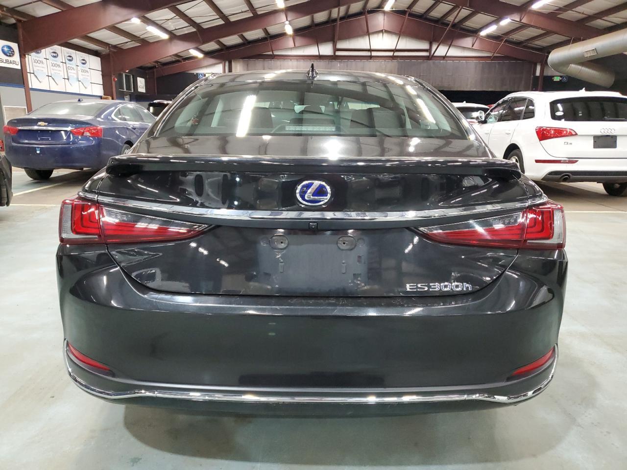 2021 LEXUS ES 300H
