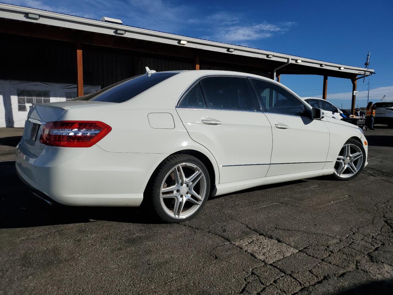 2011 MERCEDES-BENZ E-Class