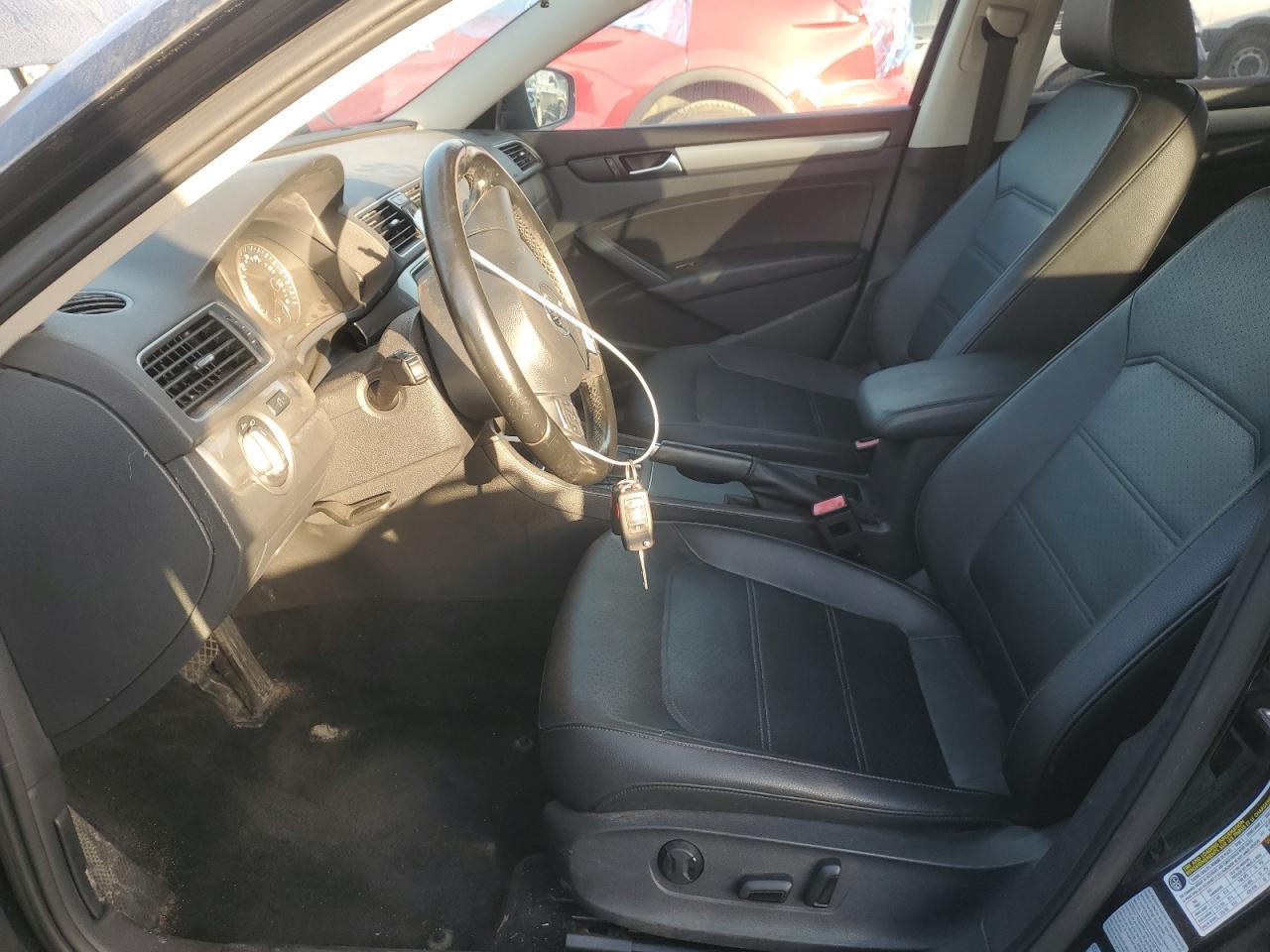 2015 VOLKSWAGEN Passat