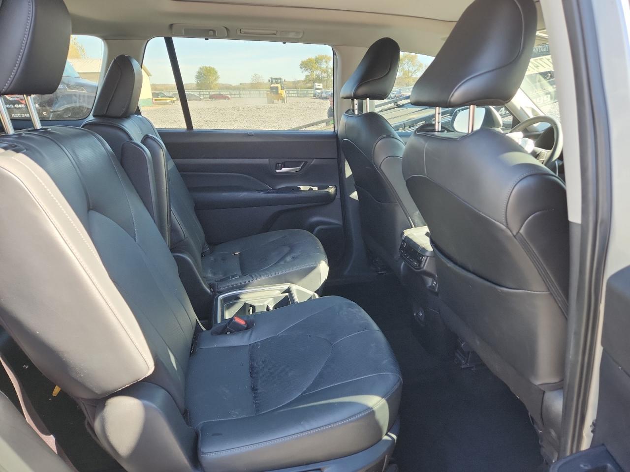 2024 TOYOTA HIGHLANDER